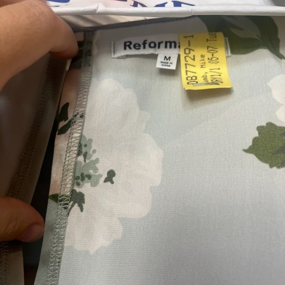 Reformation Silk floral wrap dress - Picture 4 of 4